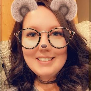 Meet your Posher, Becca